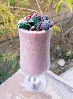 Healthy Kale Spinach Berry Smoothie Recipe